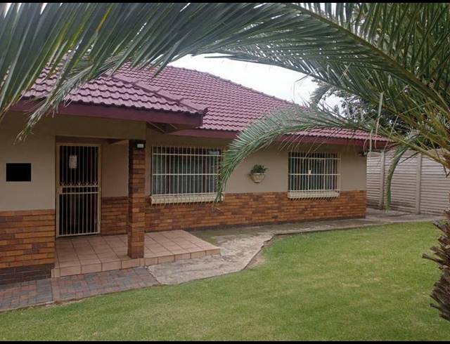 4 BEDROOM HOUSE FOR SALE IN SASOLBURG EXT 5